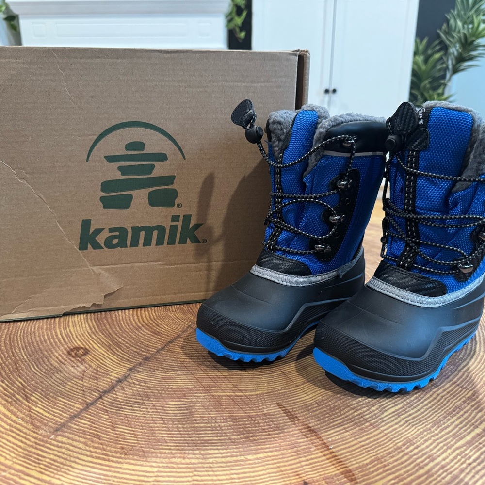 BRAND NEW. Kamik Black and Blue Kids' Snow Boots. Youth size 11